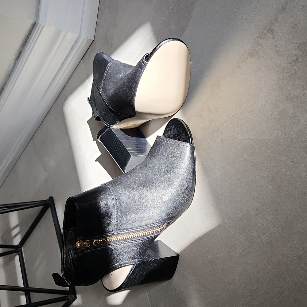 Elegant Black Ankle Boots